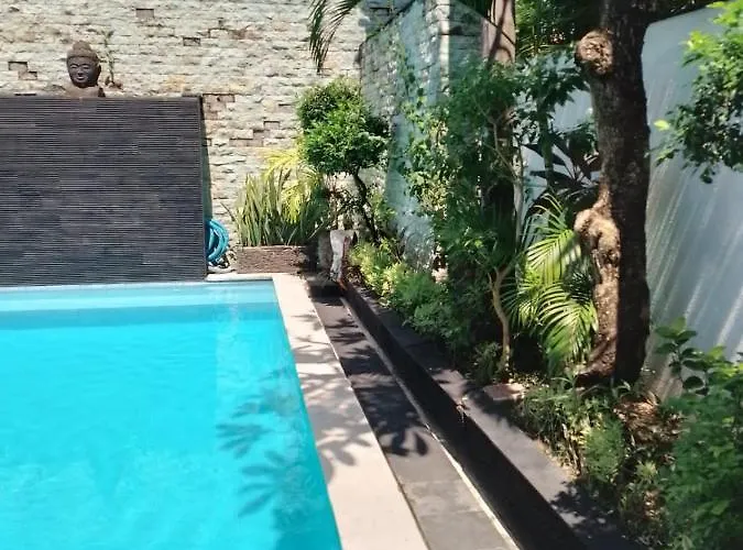 Marinos Place Aparthotel 3*
