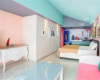 Marinos Place Aparthotel