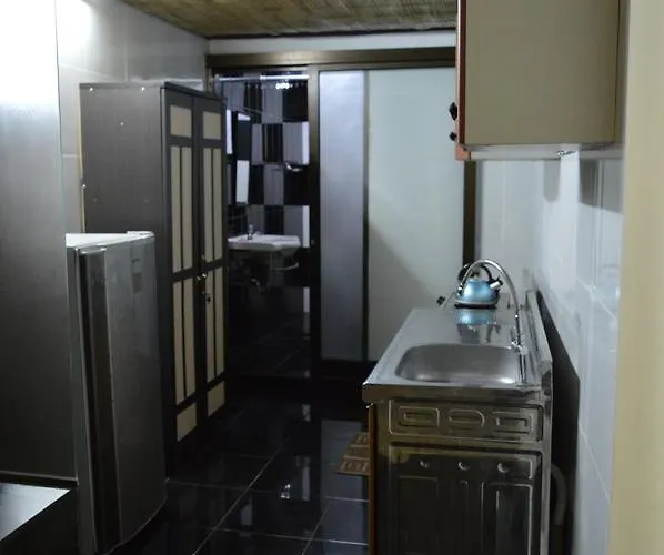 Marinos Place Aparthotel