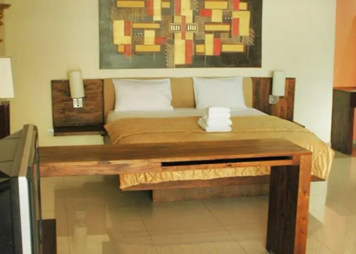 Marinos Place Aparthotel 3*