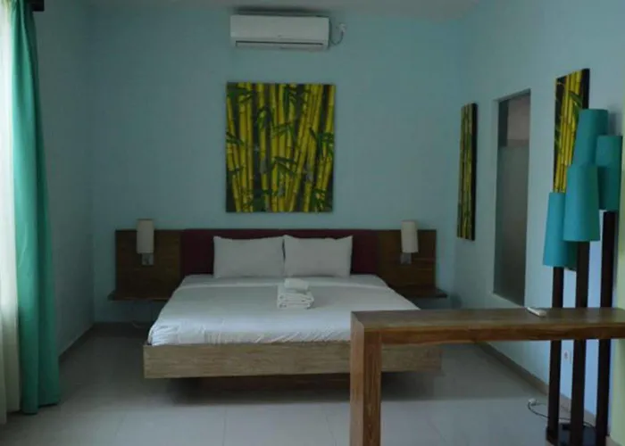 Marinos Place Aparthotel 3*