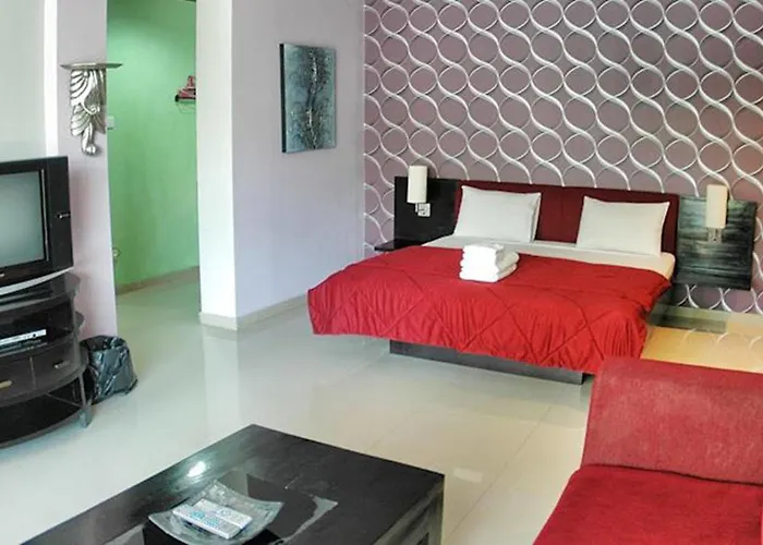 Marinos Place Aparthotel 3*